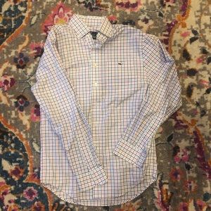 Vineyard Vine button up shirt